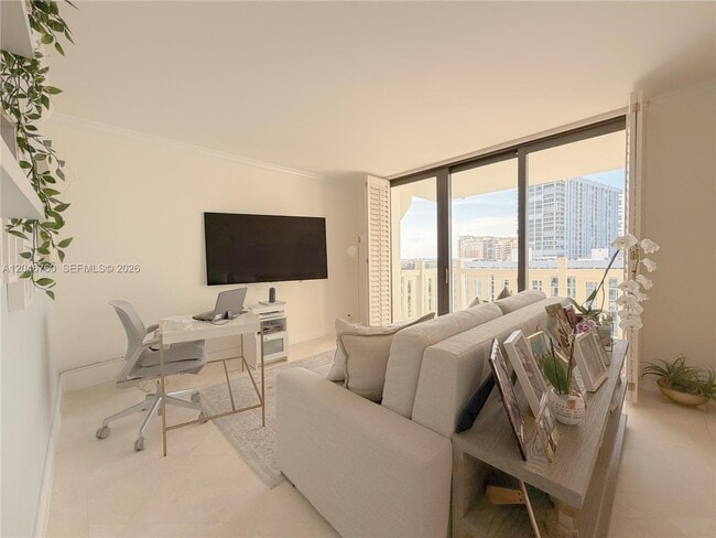 Building Photo - 1111 Crandon Blvd