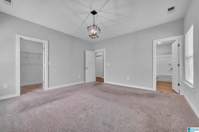 Building Photo - 559 Troubadour Ln