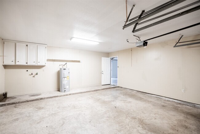 Building Photo - 3050 Orange St