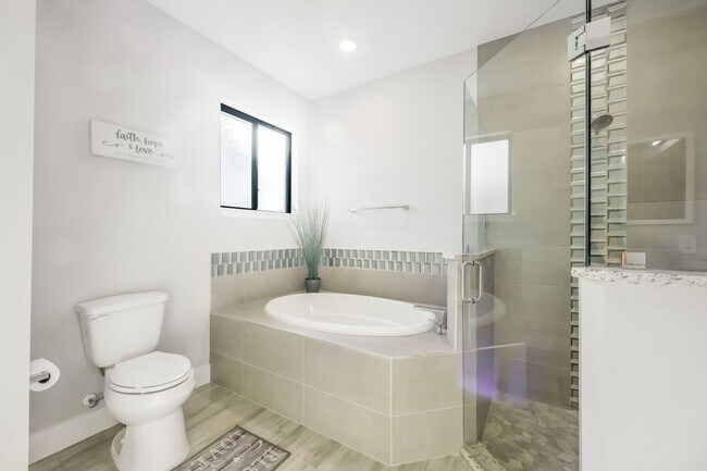 Building Photo - Charming 3BR House in Cape Coral