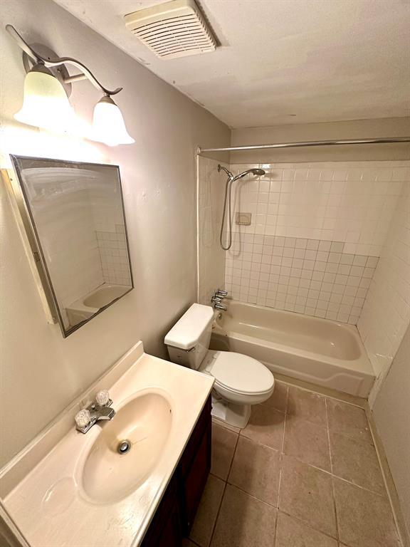 Building Photo - 32 Farrell St