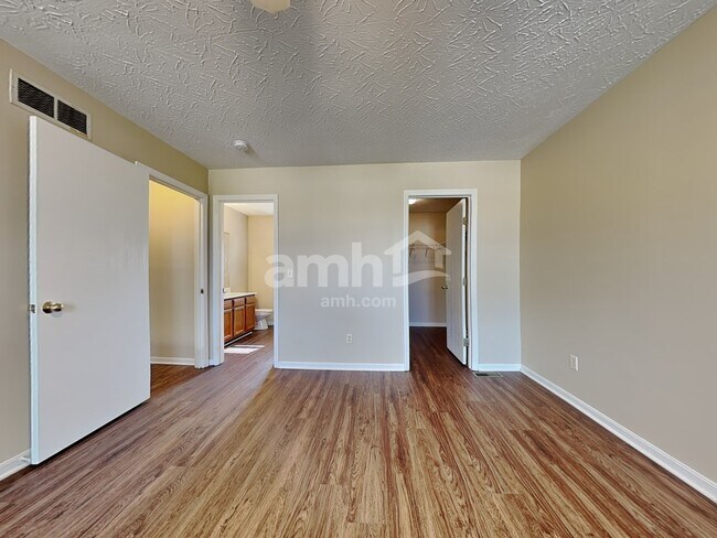 Building Photo - 420 Granny Smith Ln