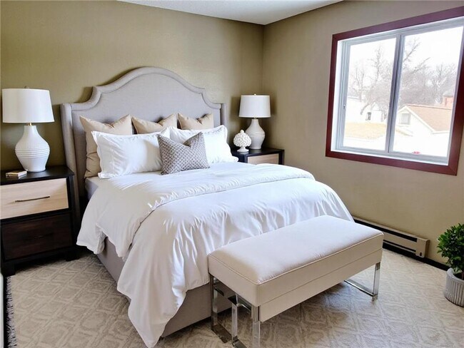 Building Photo - 320 1st St