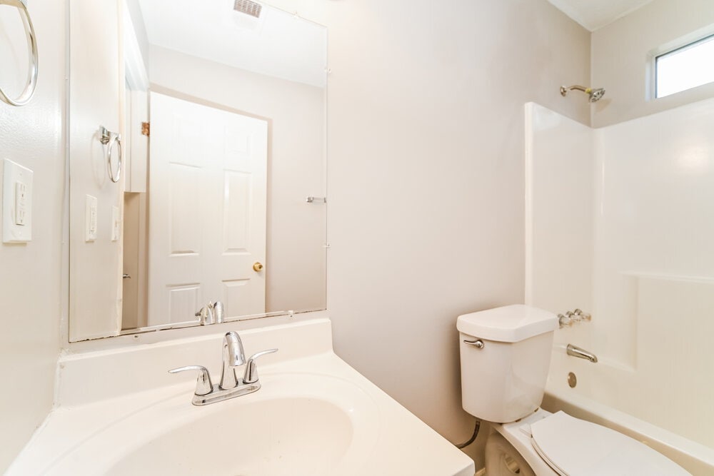 Building Photo - 3069 Oakvale Heights