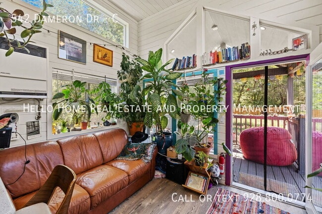 Building Photo - 542 Dameron Dr