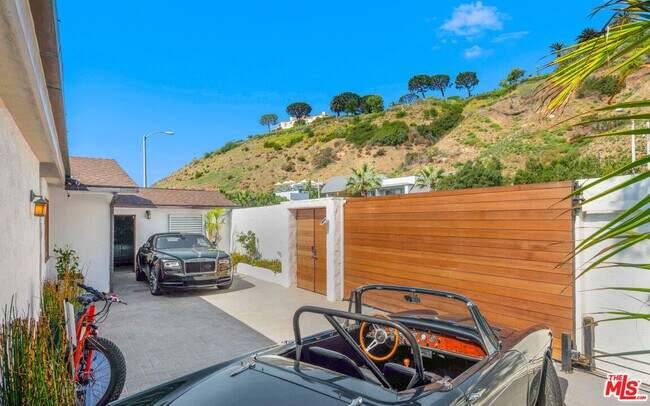 Building Photo - 23018 Pacific Coast Hwy