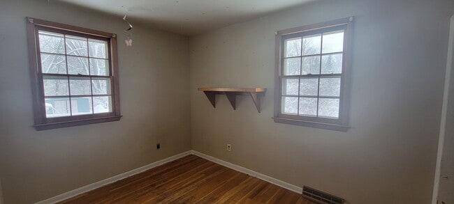 Building Photo - 4br 2b Near the Country club