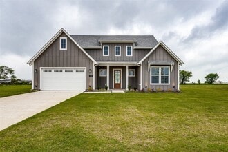 Building Photo - 709 Lexington Ln