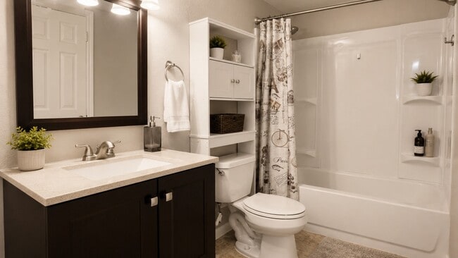 Building Photo - 11 Regency Ln