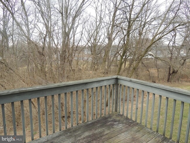 Building Photo - 404 Pinebrooke Cir