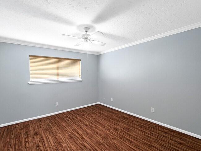 Building Photo - 1144 N Kirkwood Rd