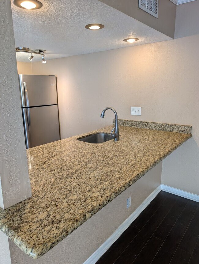 Building Photo - 1BR Condo w/ Pool & Covered Parking by The Galleria