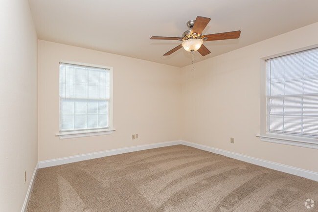 2 BR, 1.5 BA Townhouse - 1150 SF - Regency Metairie Apartments