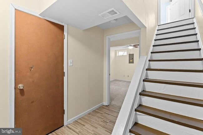 Building Photo - 8094 Grandview Ct