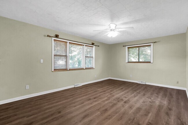 Building Photo - Affordable 3 Bedroom Home