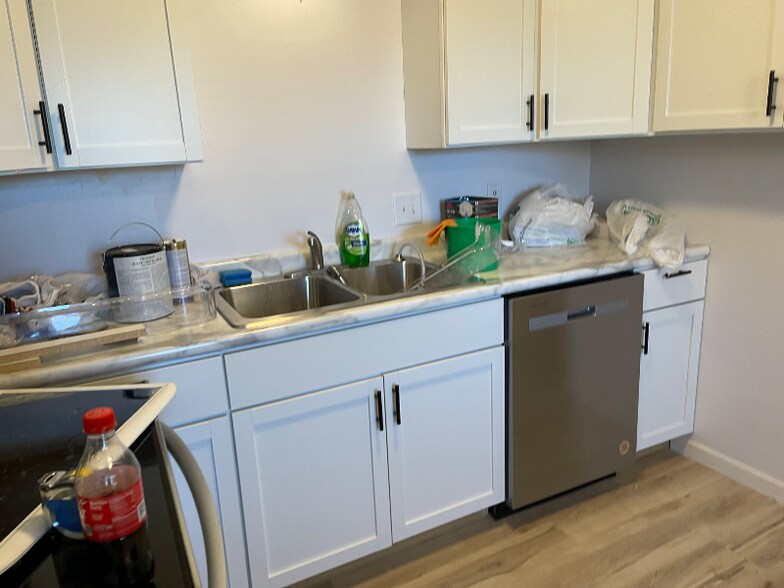 Building Photo - 1301 Buena Vista Dr