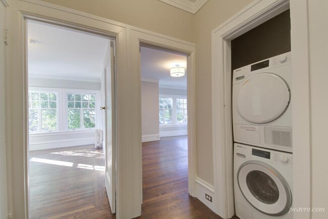 Building Photo - 2989 Jackson St