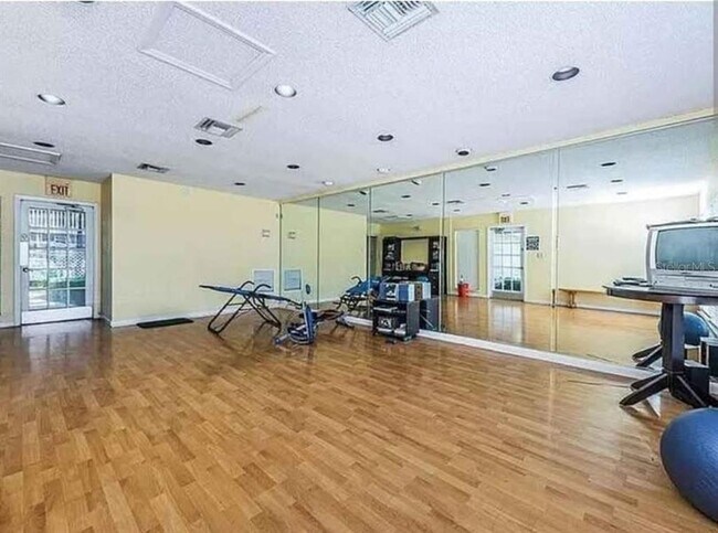 Building Photo - 2500 Winding Creek Blvd