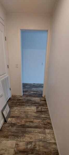 Building Photo - 46 Joymar Dr