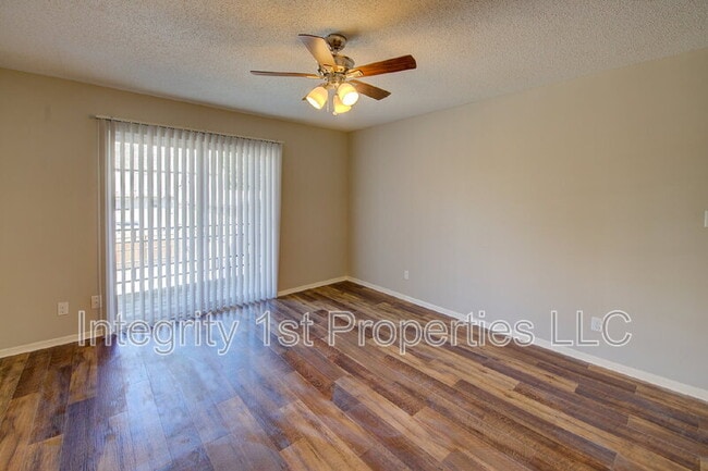 Building Photo - 2114 Swift St