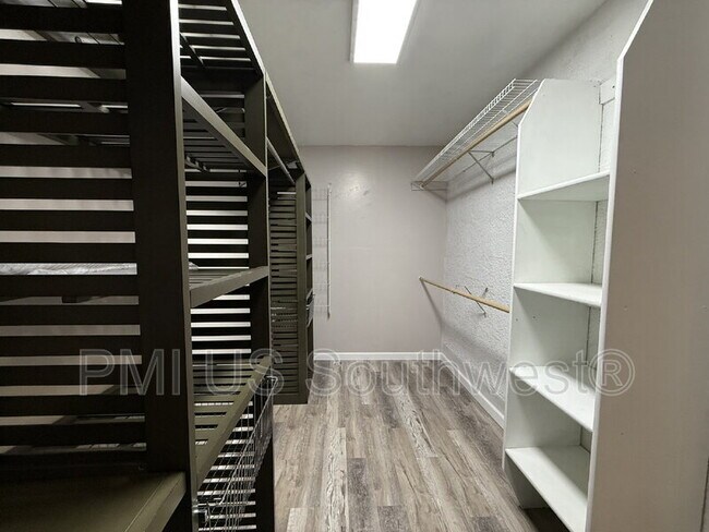Building Photo - 3443 Sunbonnet Dr