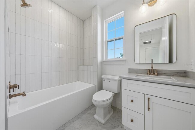 Building Photo - 1514 Wilson Ave