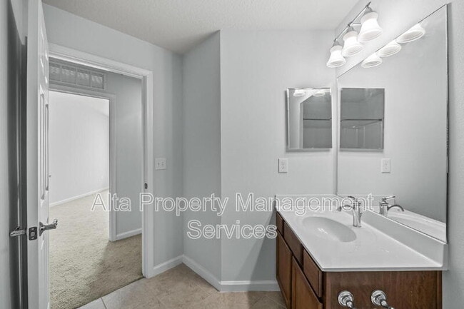 Building Photo - 6881 Woody Vine Dr