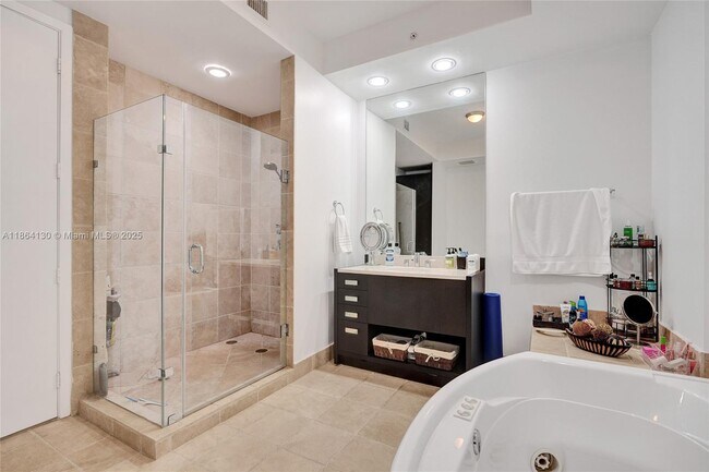 Building Photo - 18201 Collins Ave