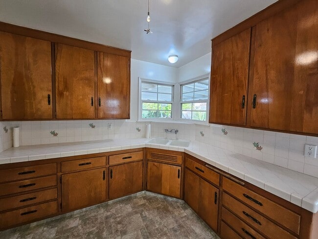 Building Photo - 3154 Jolley Dr