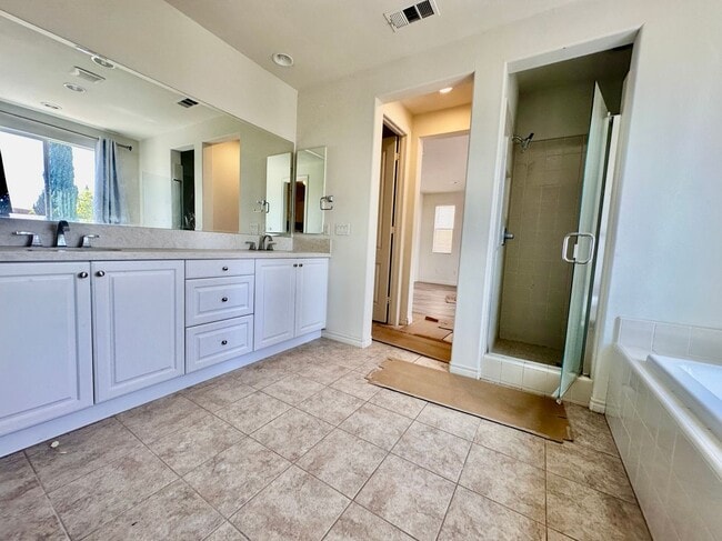 Building Photo - 14807 Harmony Ln