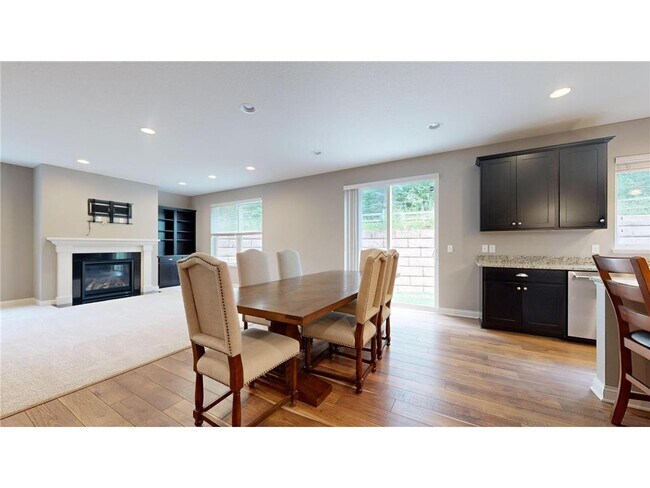 Building Photo - 5585 Orchard Cove