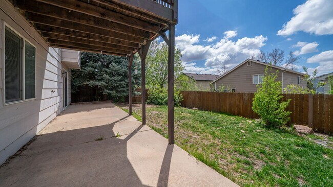 Building Photo - Stetson Hills Charmer with 2 Car Garage