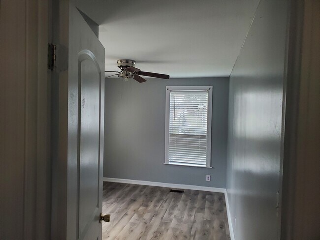 Building Photo - 1409 E Market St