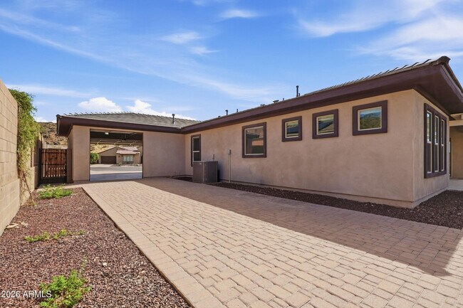 Building Photo - 3550 W Wildwood Dr