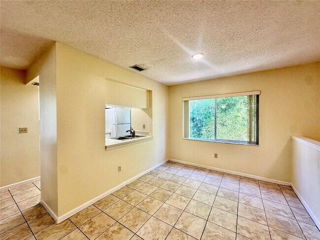 Building Photo - 630 Pavare Ct