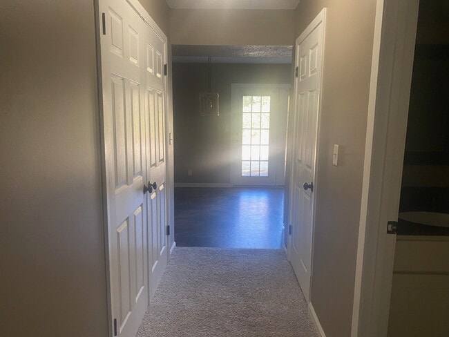 Building Photo - 197 Cox Ln