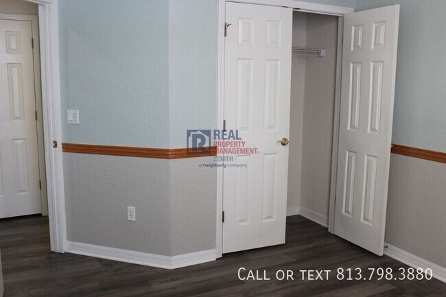 Building Photo - 1415 Summergate Dr