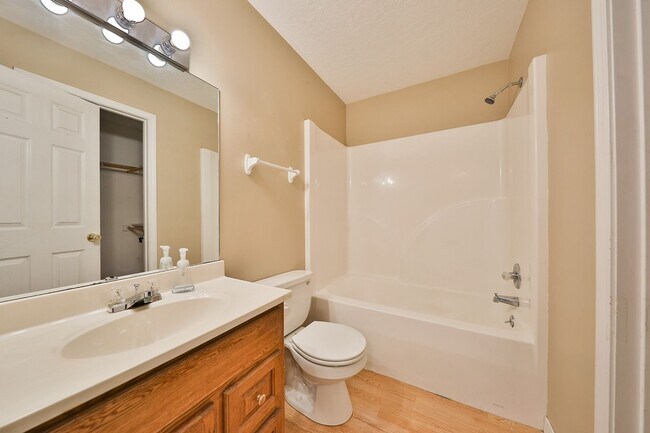 Building Photo - 115 Bo Dr
