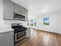 Building Photo - 9132 Crenshaw Blvd