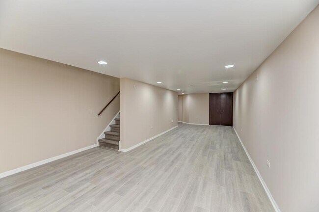 Building Photo - 1413 Skylark Ln