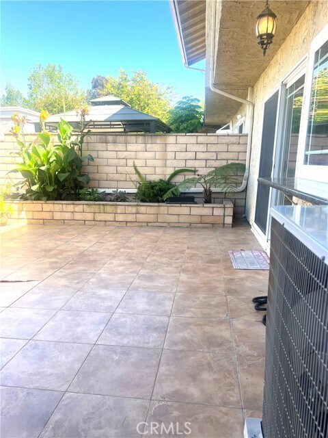 Building Photo - 5052 Hampton Ct