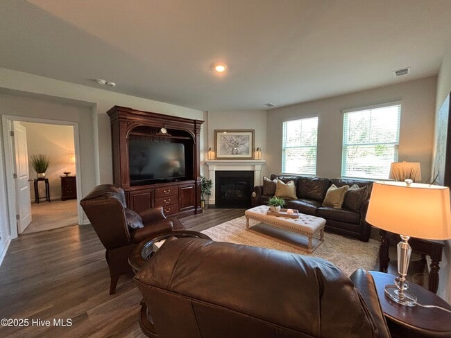 Building Photo - 1329 Clendon Cir