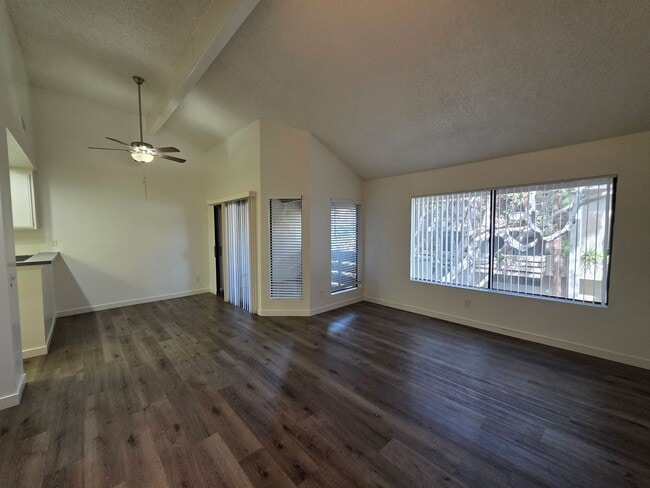 Building Photo - 414 Brighton Springs