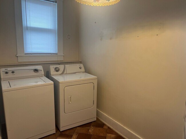 Building Photo - 2502 Blair Blvd