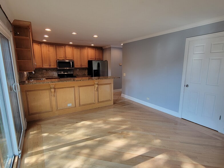 Building Photo - 2116 Rugen Rd