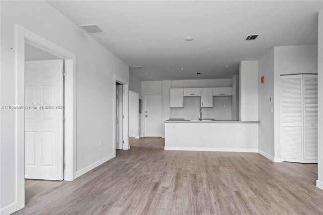 Building Photo - 2311 NW 22nd Ave