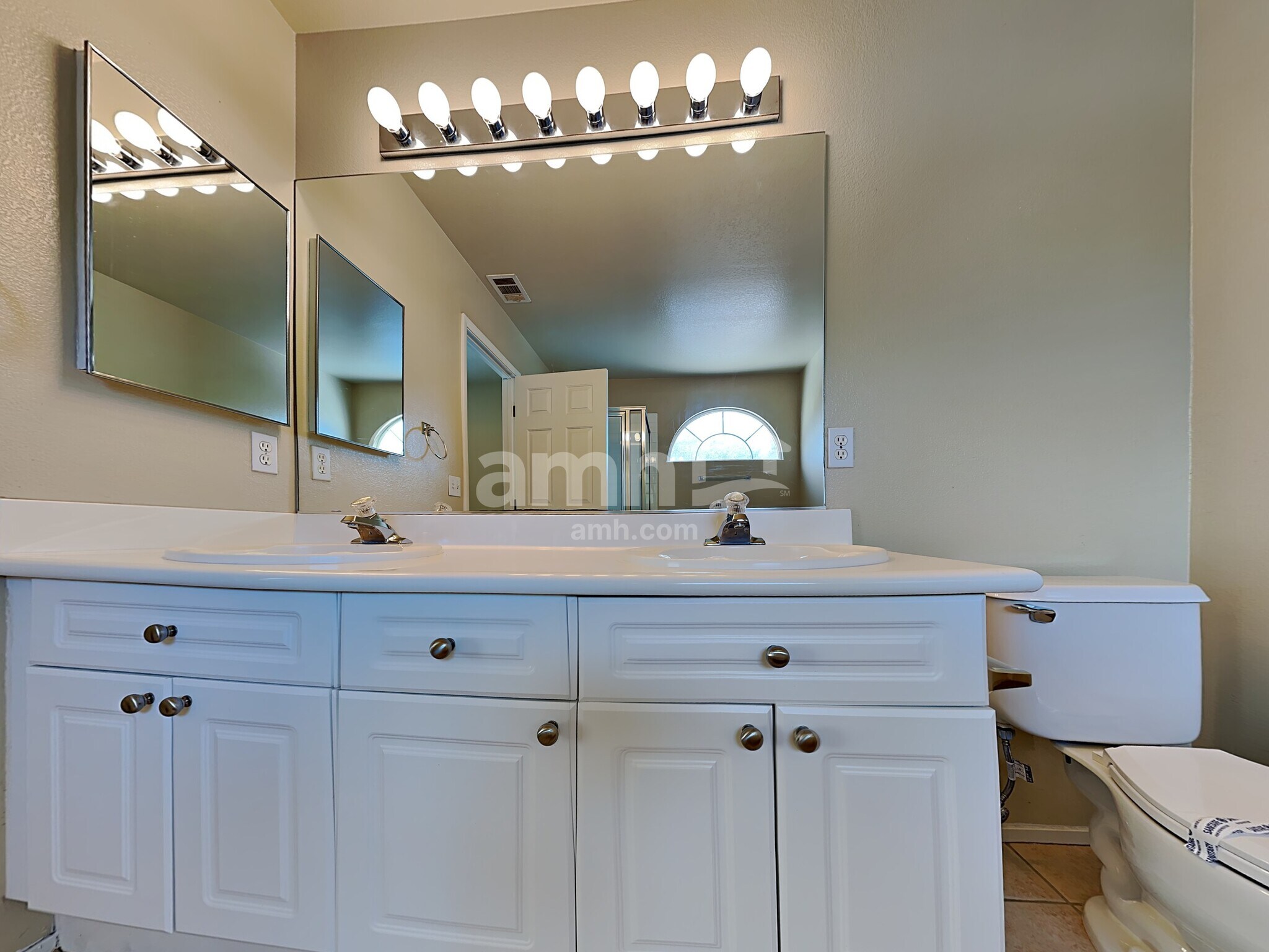 Building Photo - 8321 Canvas Ct