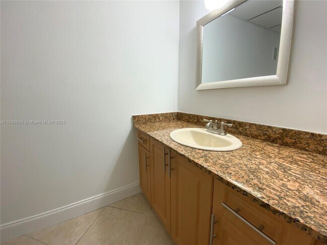 Building Photo - 9371 Fontainebleau Blvd