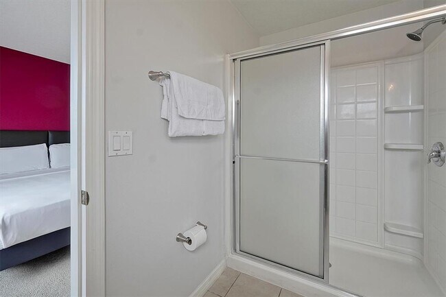 Building Photo - 8591 Bay Lilly Loop