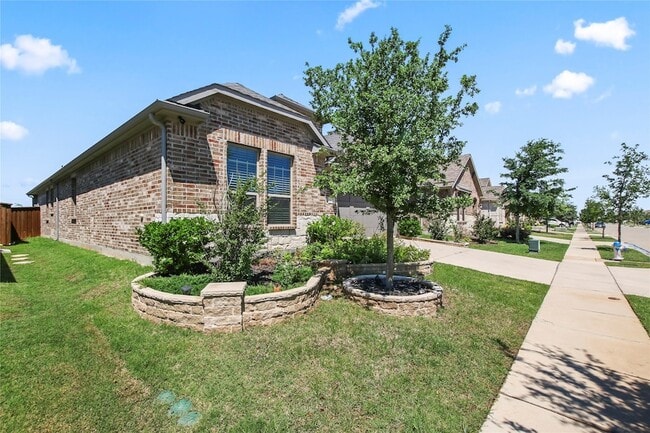 Building Photo - 3121 Sunnyside Dr